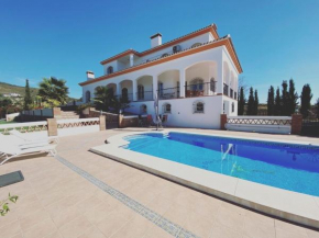 Spacious Villa in M laga with Private Swimming Pool